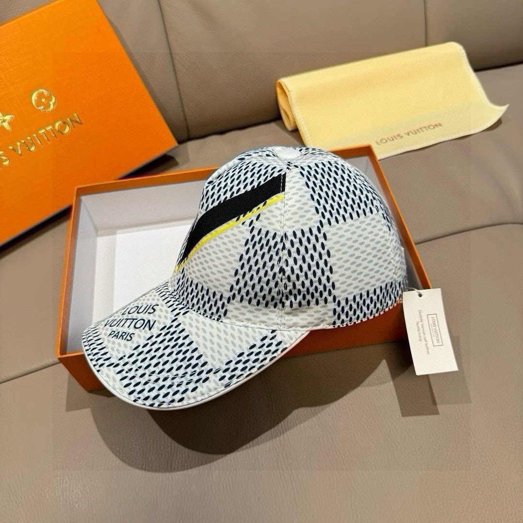 
爆款强势回货
配盒子布袋，LV(路易威登)新款原单棒球帽，大V丝印，专柜11开模订制，原厂订制面料+头