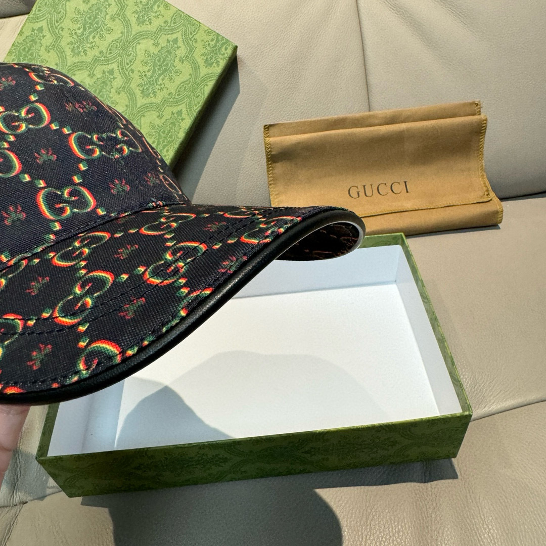 
新款出货
配盒子布袋，Gucci(古奇)新款原单棒球帽， 双G昆虫印花，专柜11，进口帆布+头层牛皮，