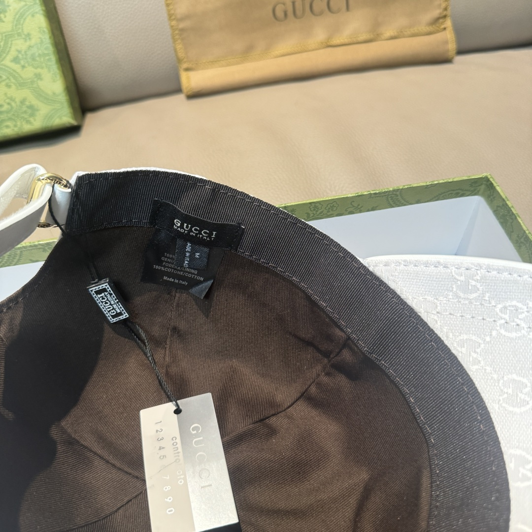 
配盒子布袋，Gucci(古奇)新款原单棒球帽， 北面刺绣！专柜11，进口帆布+头层牛皮，代购热门，男女