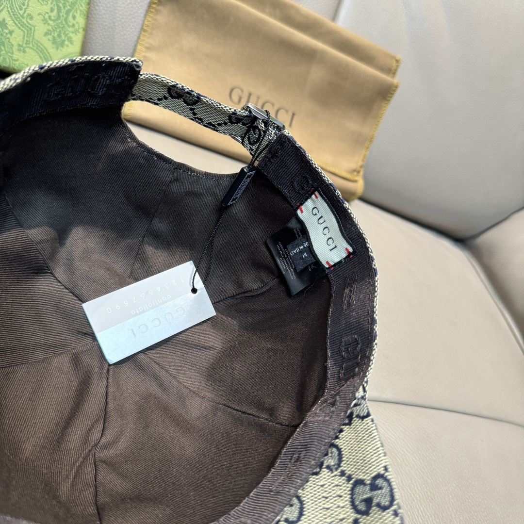 
原单版本出货！
配盒子布袋，Gucci(古奇)最新原单棒球帽，宽版织带。专柜11开模订制，最高版本，原