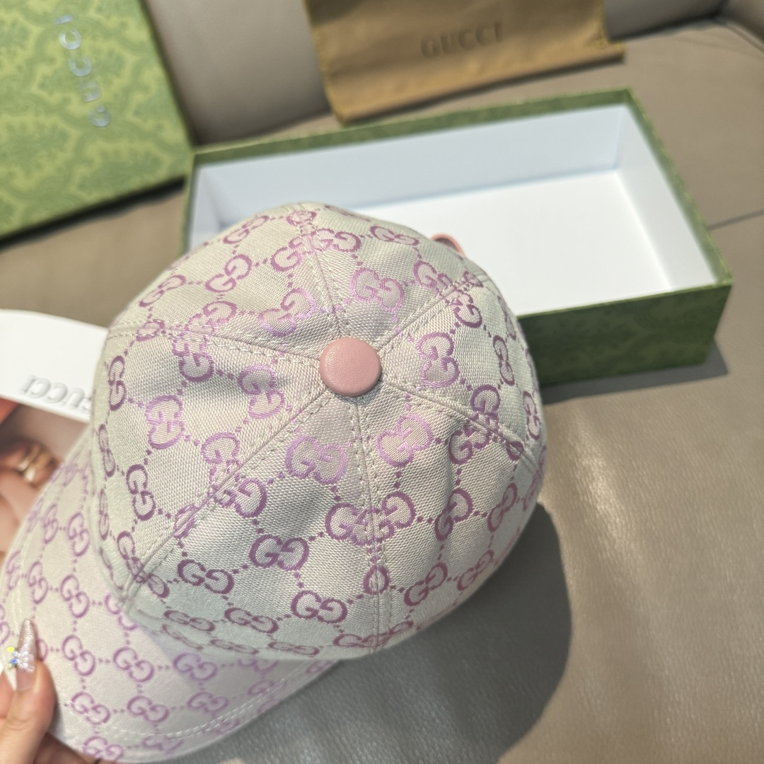 
万年经典！火爆全网的莫兰迪色系出货啦！
配盒子布袋，Gucci(古奇)经典原单棒球帽😍😍专柜11开模订