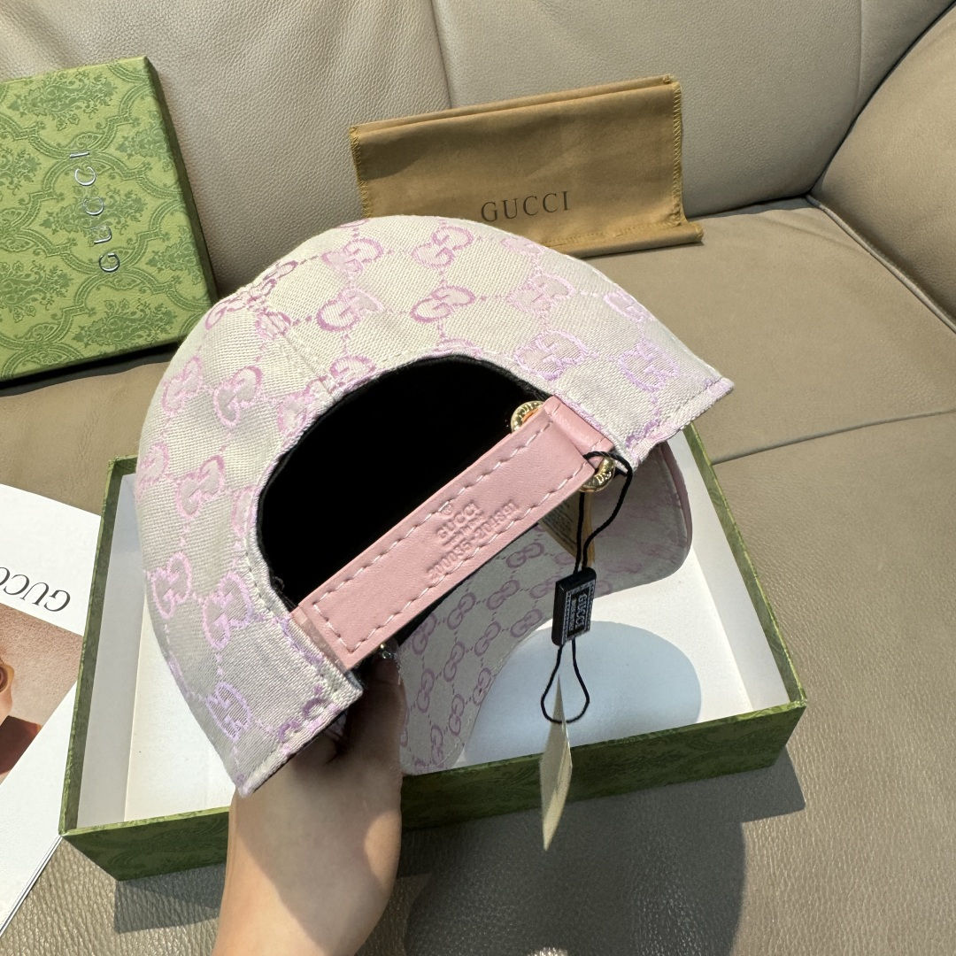 
万年经典！火爆全网的莫兰迪色系出货啦！
配盒子布袋，Gucci(古奇)经典原单棒球帽😍😍专柜11开模订