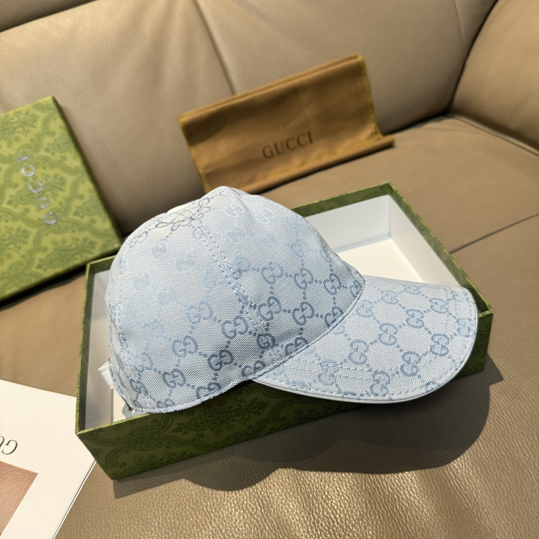 
万年经典！火爆全网的莫兰迪色系出货啦！
配盒子布袋，Gucci(古奇)经典原单棒球帽😍😍专柜11开模订