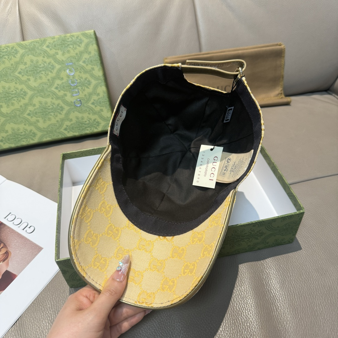 
万年经典！火爆全网的莫兰迪色系出货啦！
配盒子布袋，Gucci(古奇)经典原单棒球帽😍😍专柜11开模订