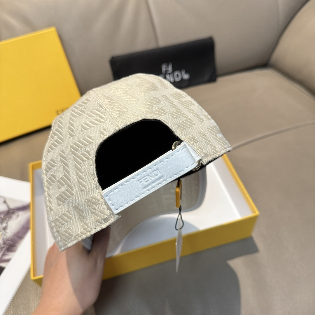 
配盒子布袋，Fendi（芬迪）新款原单棒球帽， 双F提花，专柜常年热卖款，口碑极佳，11开模订制，原版