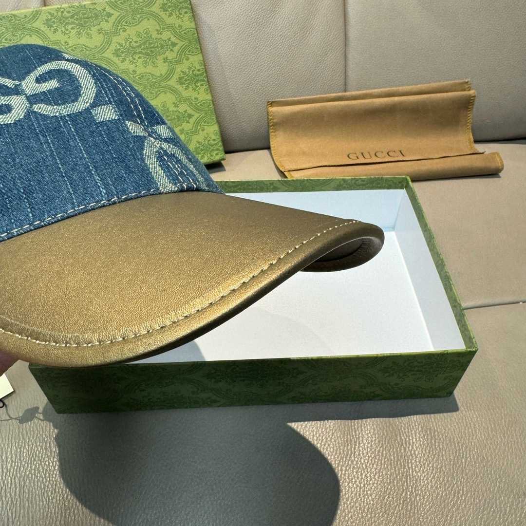 
配盒子布袋，Gucci(古奇)新款原单棒球帽， 大双G拼皮，专柜热卖款，11开模订制，原版帆布料+头层