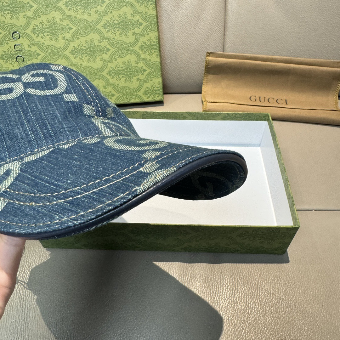 
配包装布袋，Gucci古奇新款原单棒球帽， 大双G，专柜11开模订制，完美对花，原版帆布面料+头层牛皮