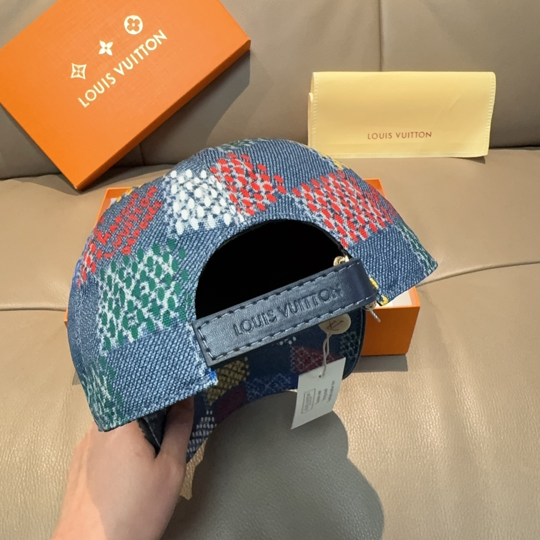 
配盒子布袋，LV(路易威登)新款原单棒球帽，大棋盘格丝印，专柜11开模订制，原厂订制面料+头层牛皮，纯