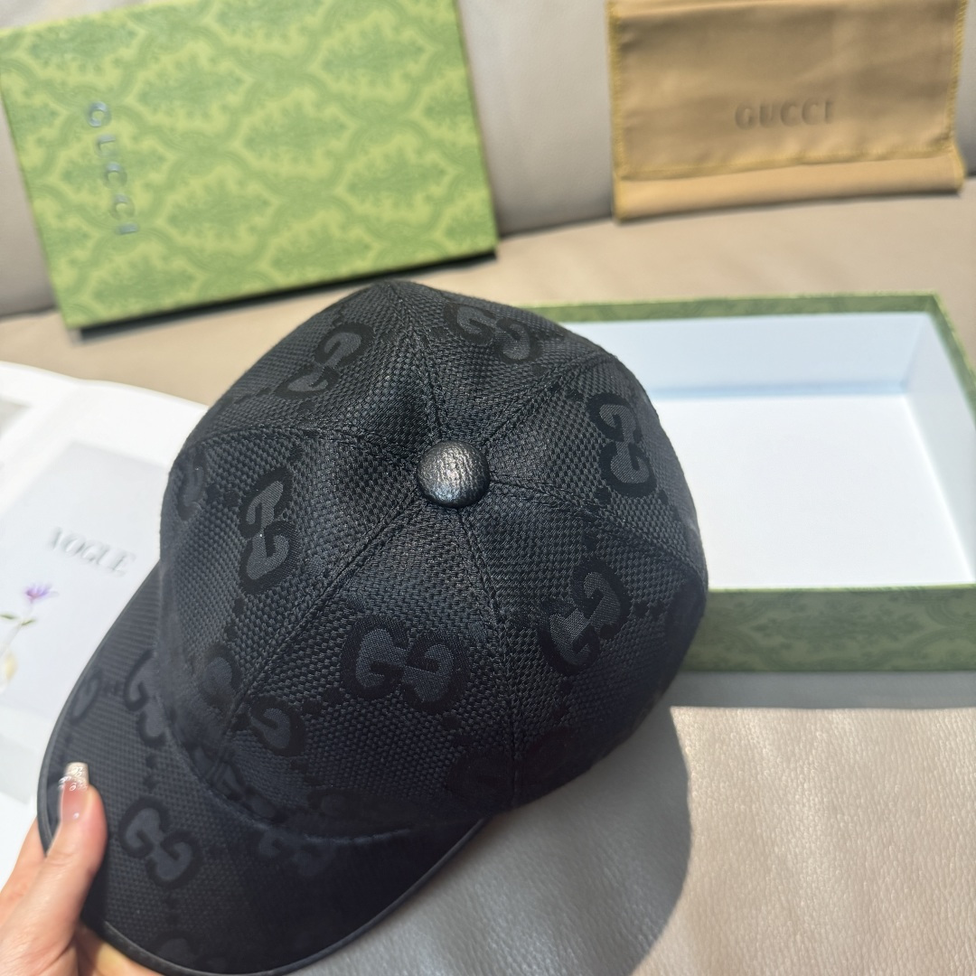 
配包装布袋，Gucci古奇新款原单棒球帽， 大双G，专柜11开模订制，原版帆布面料+头层牛皮，轻盈透气