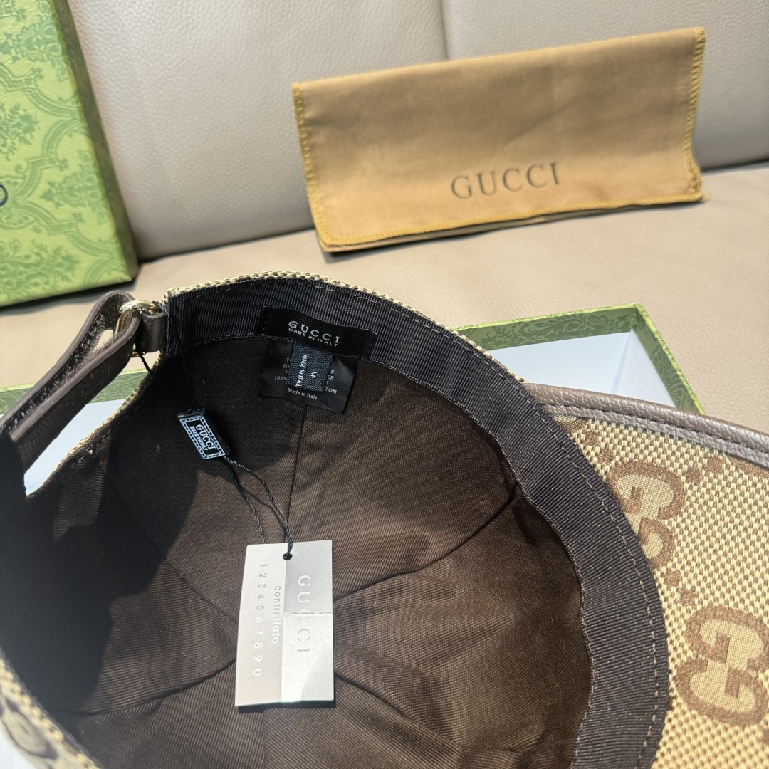 
配包装布袋，Gucci古奇新款原单棒球帽， 大双G，专柜11开模订制，原版帆布面料+头层牛皮，轻盈透气