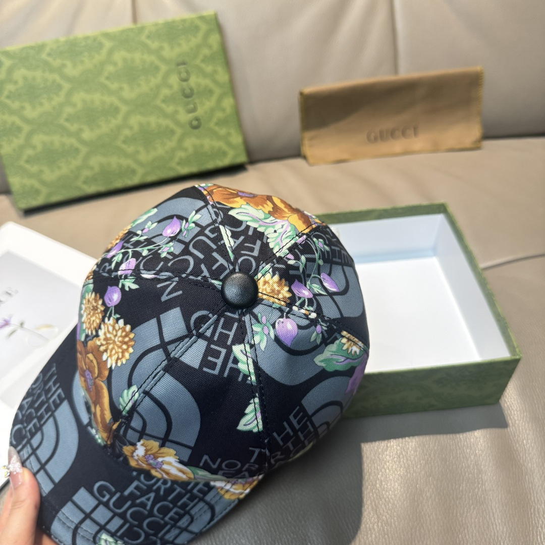 
配盒子布袋，Gucci(古奇)新款原单棒球帽， Gucci北面印花，专柜11，进口帆布+头层牛皮，代购