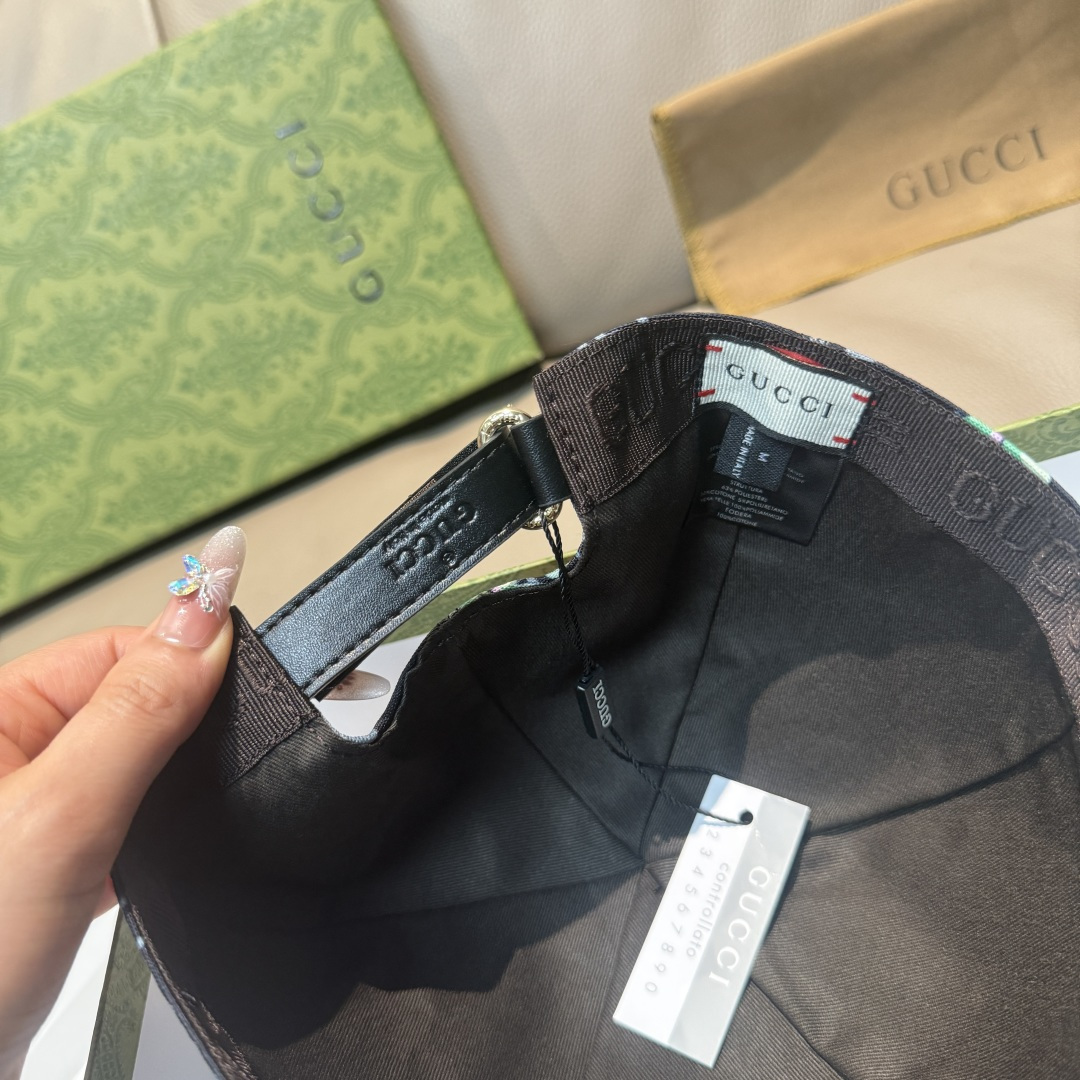 
配盒子布袋，Gucci(古奇)新款原单棒球帽， Gucci北面印花，专柜11，进口帆布+头层牛皮，代购
