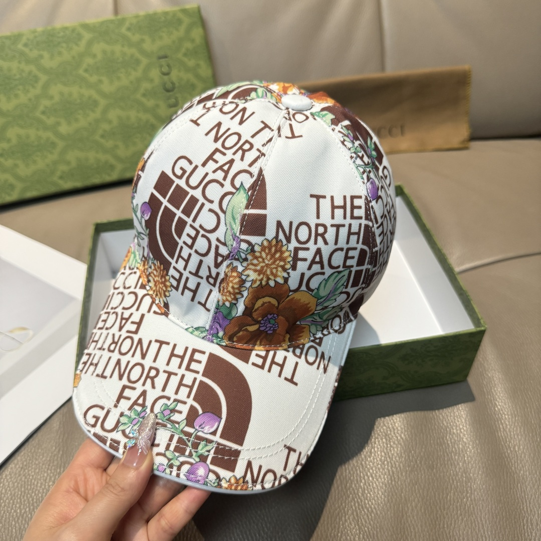 
配盒子布袋，Gucci(古奇)新款原单棒球帽， Gucci北面印花，专柜11，进口帆布+头层牛皮，代购