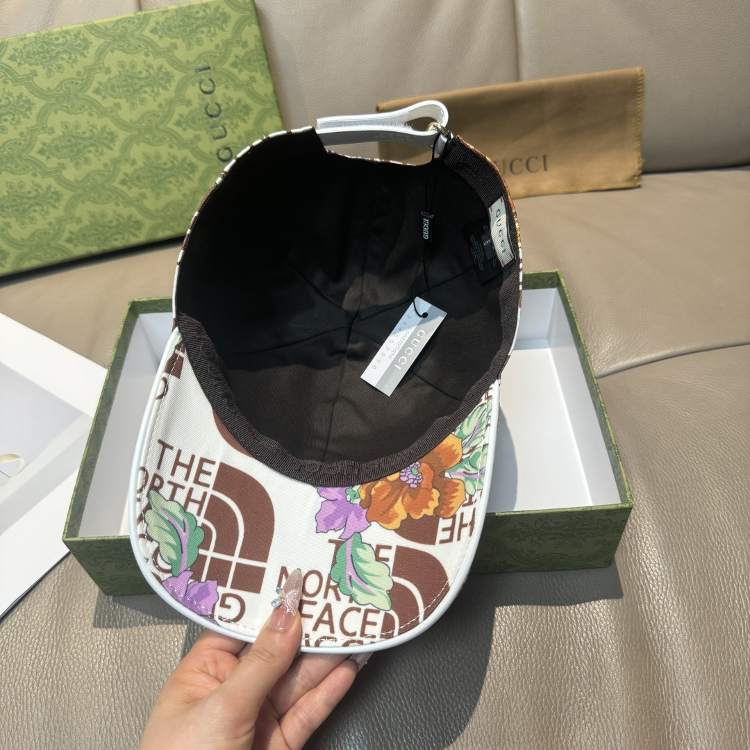 
配盒子布袋，Gucci(古奇)新款原单棒球帽， Gucci北面印花，专柜11，进口帆布+头层牛皮，代购