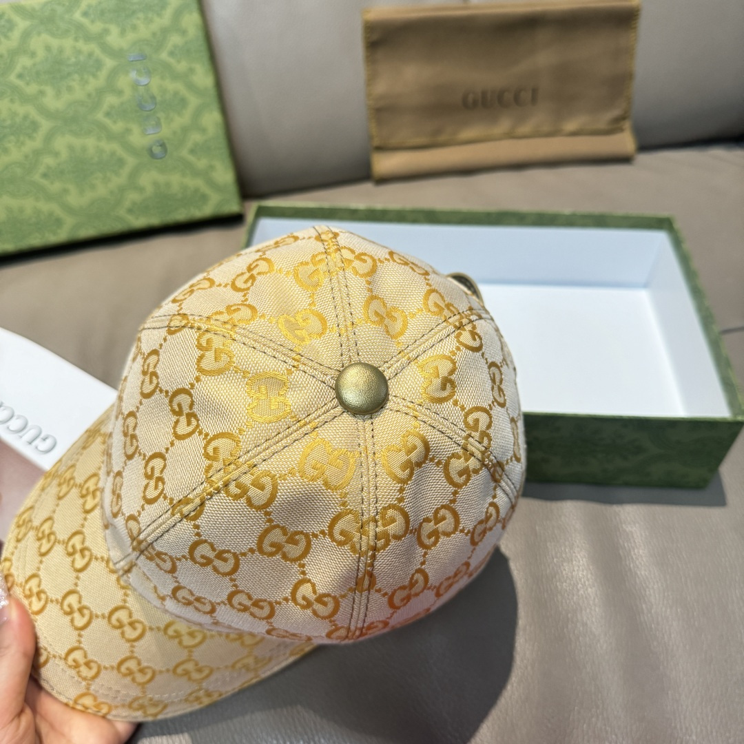 
配包装布袋，Gucci(古奇)新款原单棒球帽， 金属小双G，专柜最新款，11开模订制，正版开模五金，原