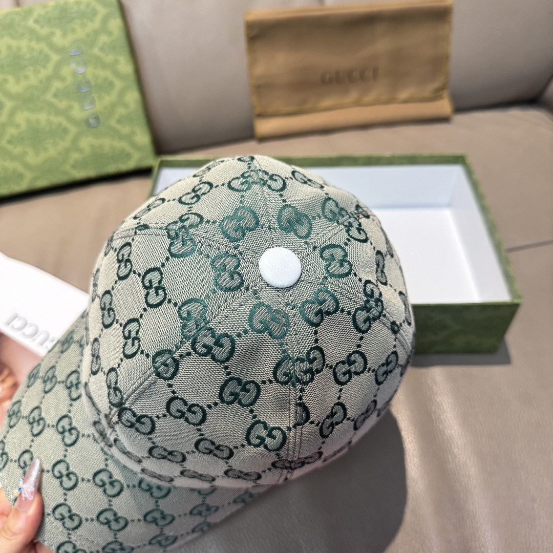 
配包装布袋，Gucci(古奇)新款原单棒球帽， 金属小双G，专柜最新款，11开模订制，正版开模五金，原