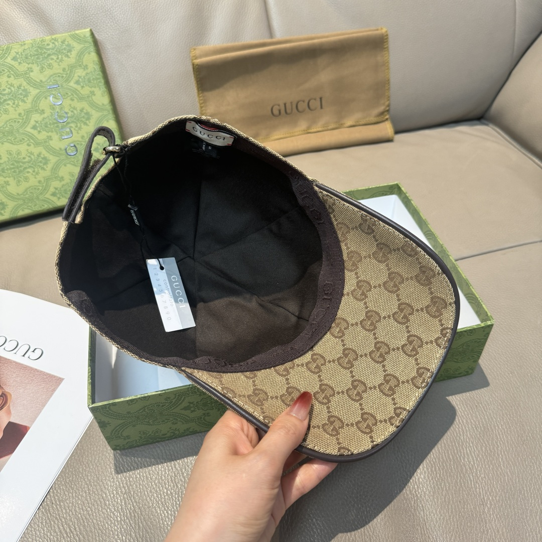 
配盒子布袋，Gucci(古奇)春夏新款原单棒球帽， 双G织带，11开模订制，原版帆布料+头层牛皮，代购