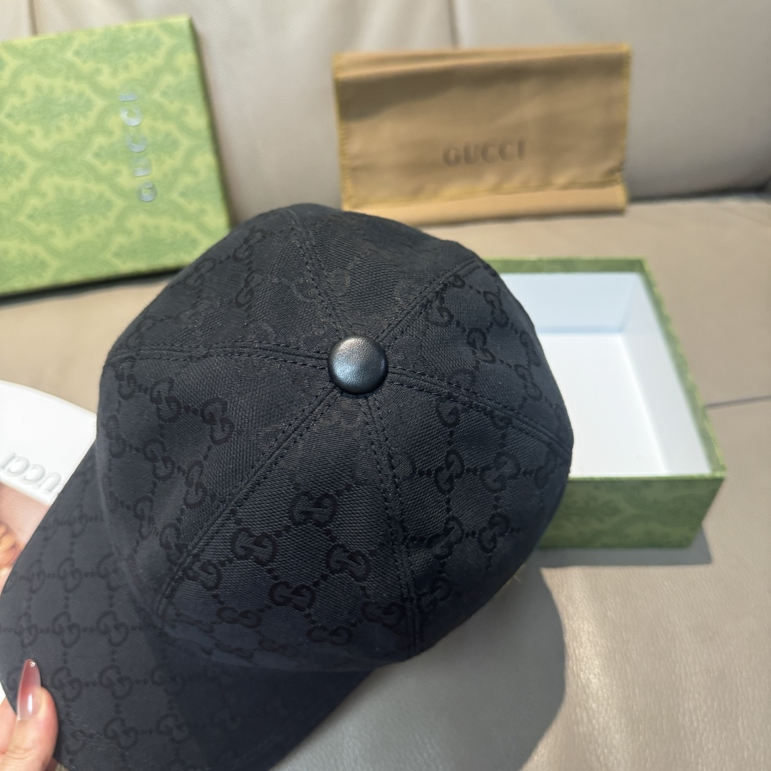 
配盒子布袋，Gucci(古奇)春夏新款原单棒球帽， 双G织带，11开模订制，原版帆布料+头层牛皮，代购