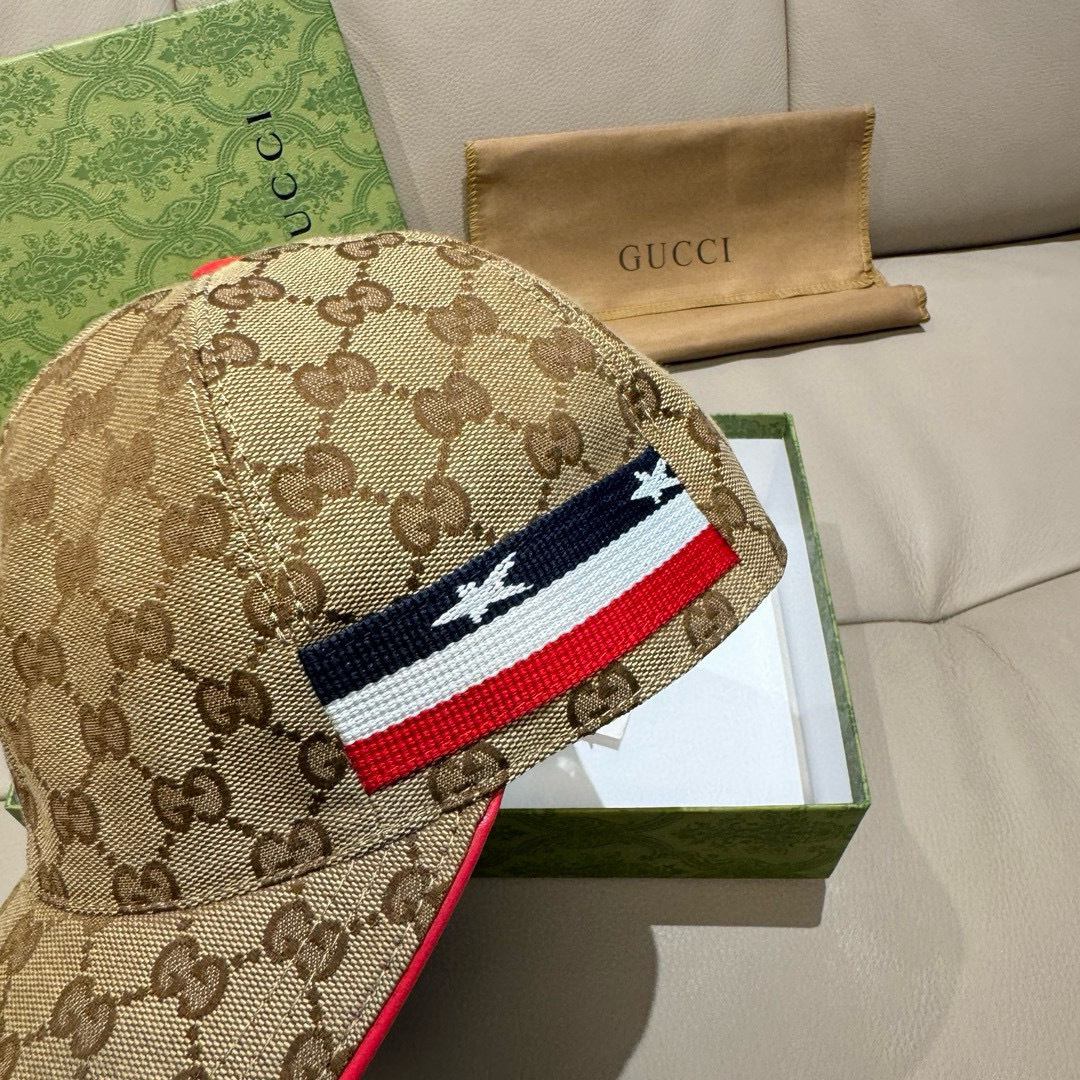 
配盒子布袋，Gucci(古奇)经典原单棒球帽， 五星织带，11开模订制，原版帆布料+头层牛皮，代购热门