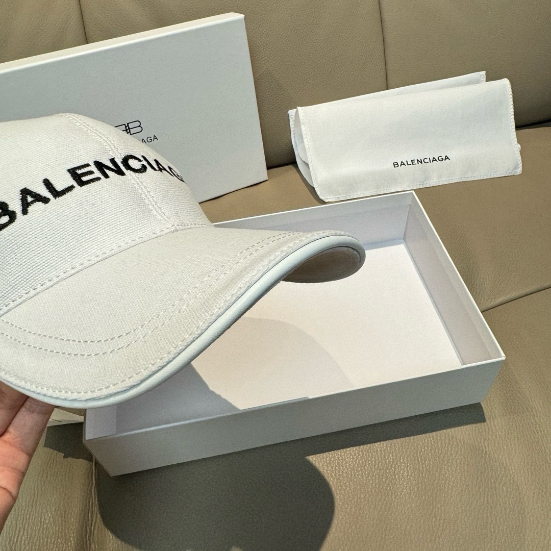
配盒子布袋，Balenciaga（巴黎世家）经典原单棒球帽，11开模订制，全新立体刺绣，精致无暇！原版