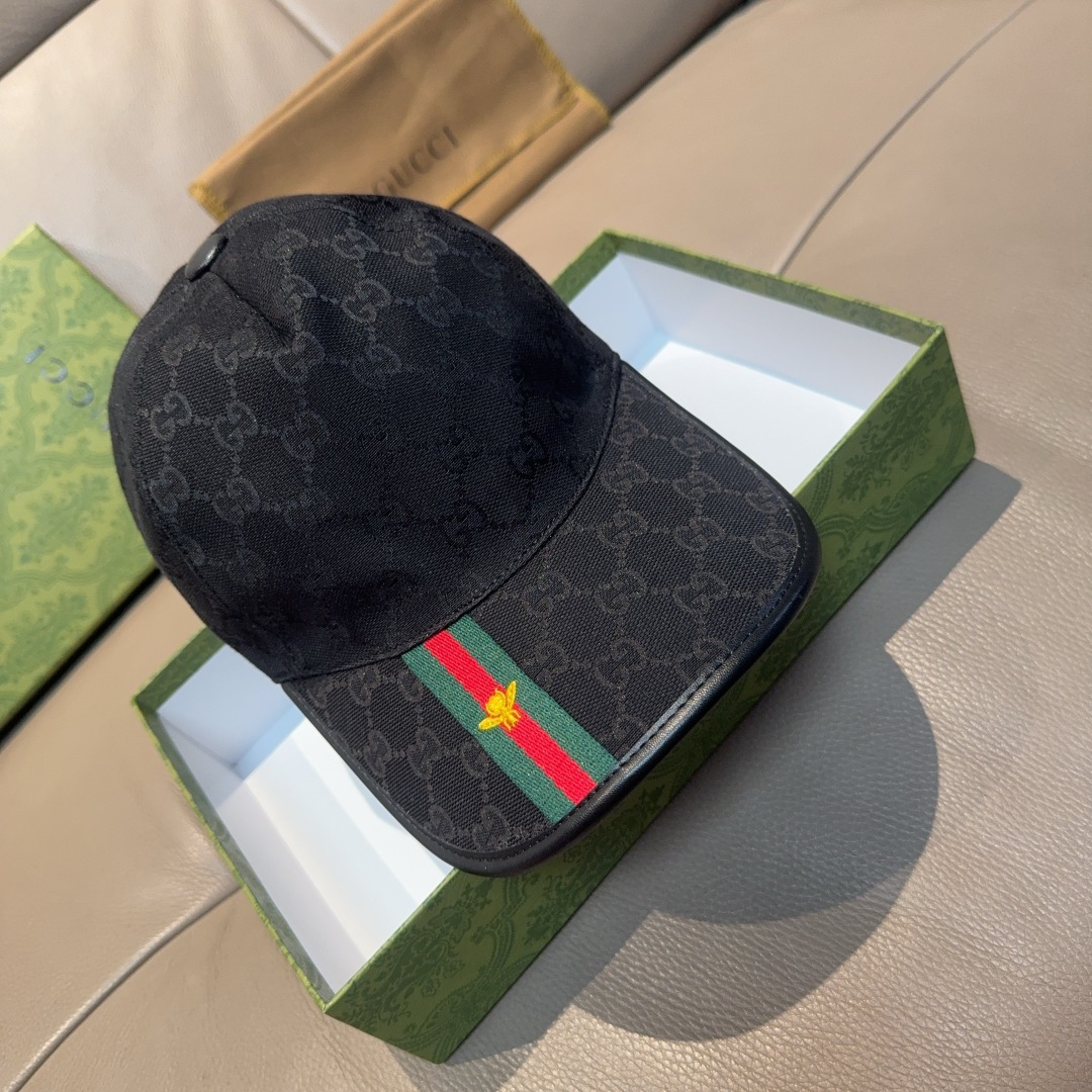 
配盒子布袋，Gucci(古奇)最新原单棒球帽，蜜蜂织带。专柜11开模订制，最高版本，原版帆布料+头层牛
