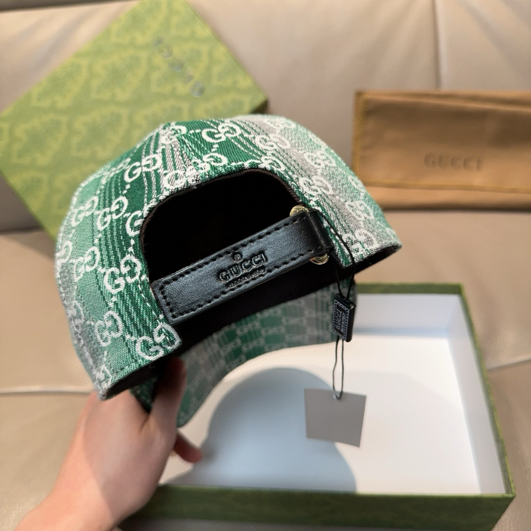 
配盒子布袋，Gucci(古奇)新款原单棒球帽，渐变糖果双G，专柜11开模订制！原版牛仔布料+头层牛皮，