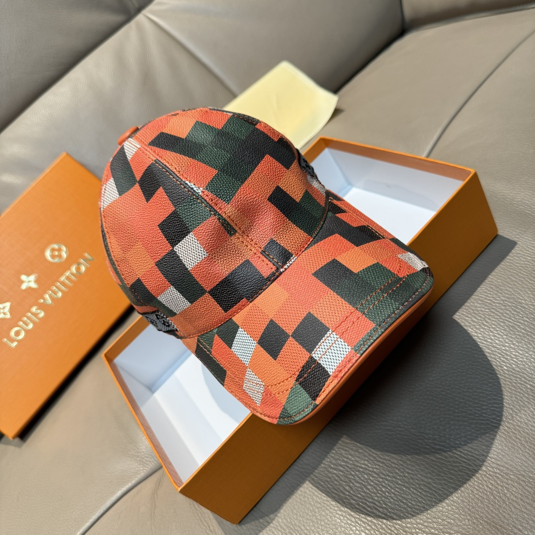 
配包装布袋，LV路易威登新款原单棒球帽，七彩棋盘格，11开模订制，原版专柜PU皮革+头层牛皮包边，长年