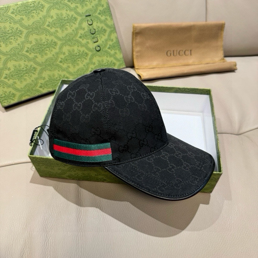 
万年经典款出货！
配盒子布袋，Gucci(古奇)经典原单棒球帽😍😍gucci小刺绣，专柜11开模订制，