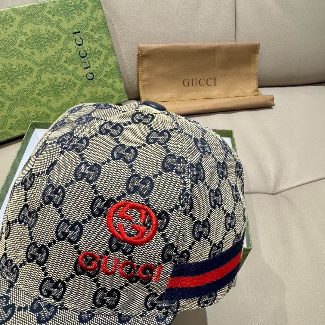 
万年经典款出货！
配盒子布袋，Gucci(古奇)经典原单棒球帽😍😍gucci小刺绣，专柜11开模订制，
