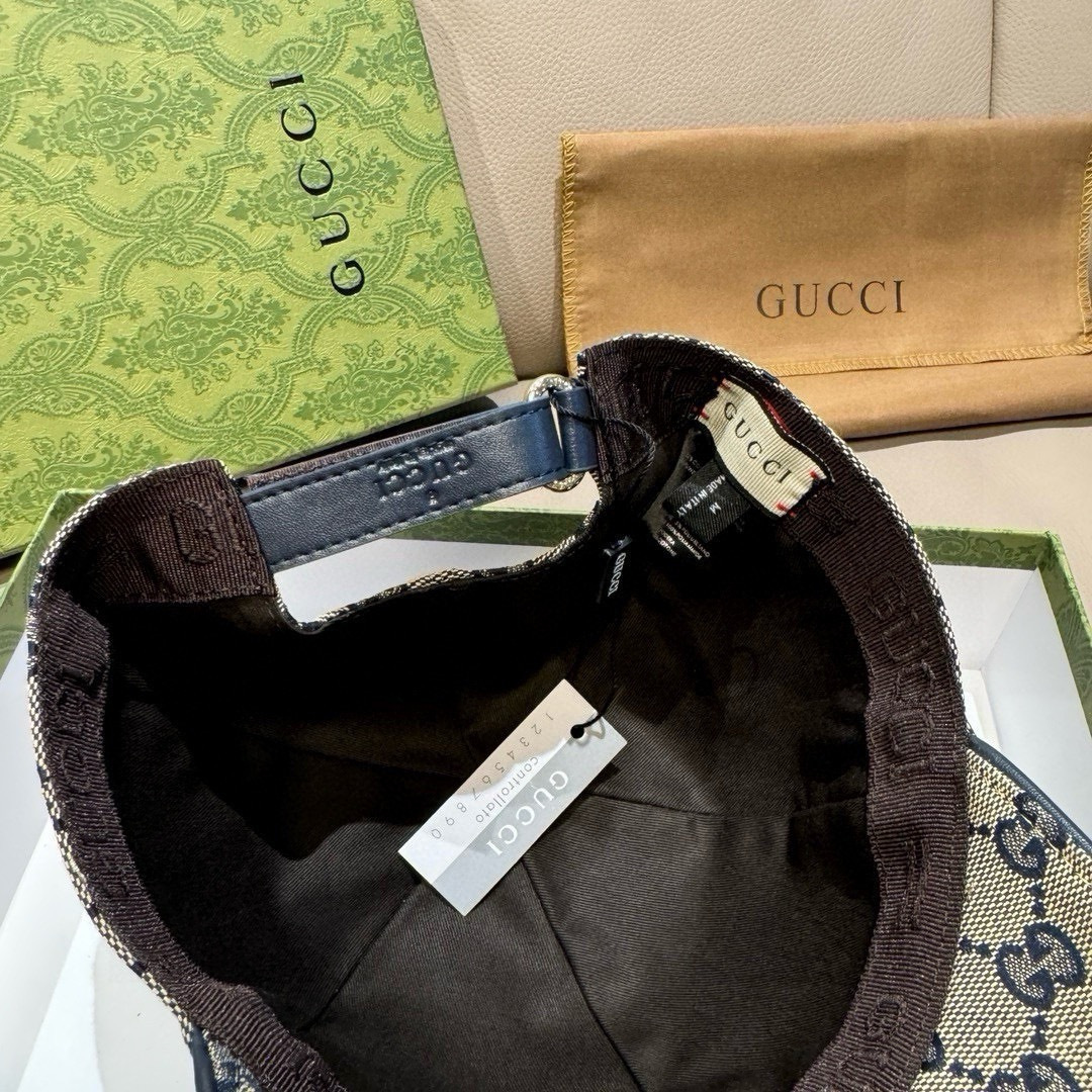 
万年经典款出货！
配盒子布袋，Gucci(古奇)经典原单棒球帽😍😍gucci小刺绣，专柜11开模订制，