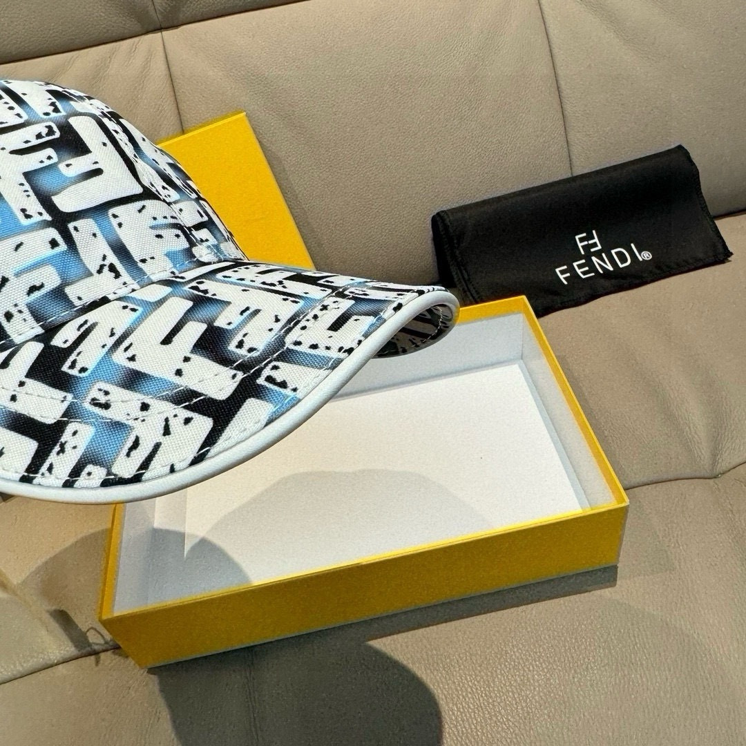 
配盒子布袋，Fendi（芬迪）新款原单棒球帽， 双F提花，专柜常年热卖款，口碑极佳，11开模订制，原版