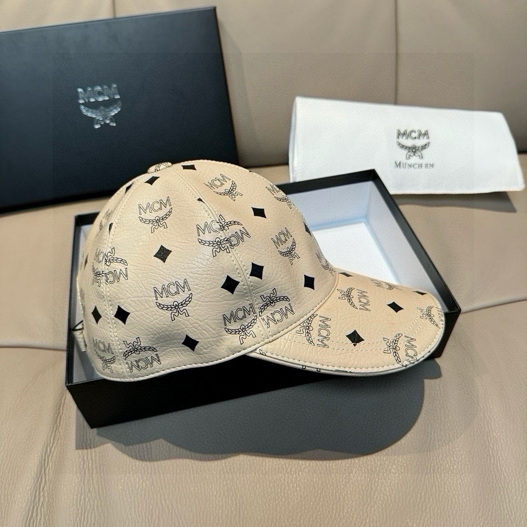
新款出货
配包装布袋，MCM经典原单棒球帽，11开模订制，原版专柜PVC革+头层牛皮包边，长年爆版，质