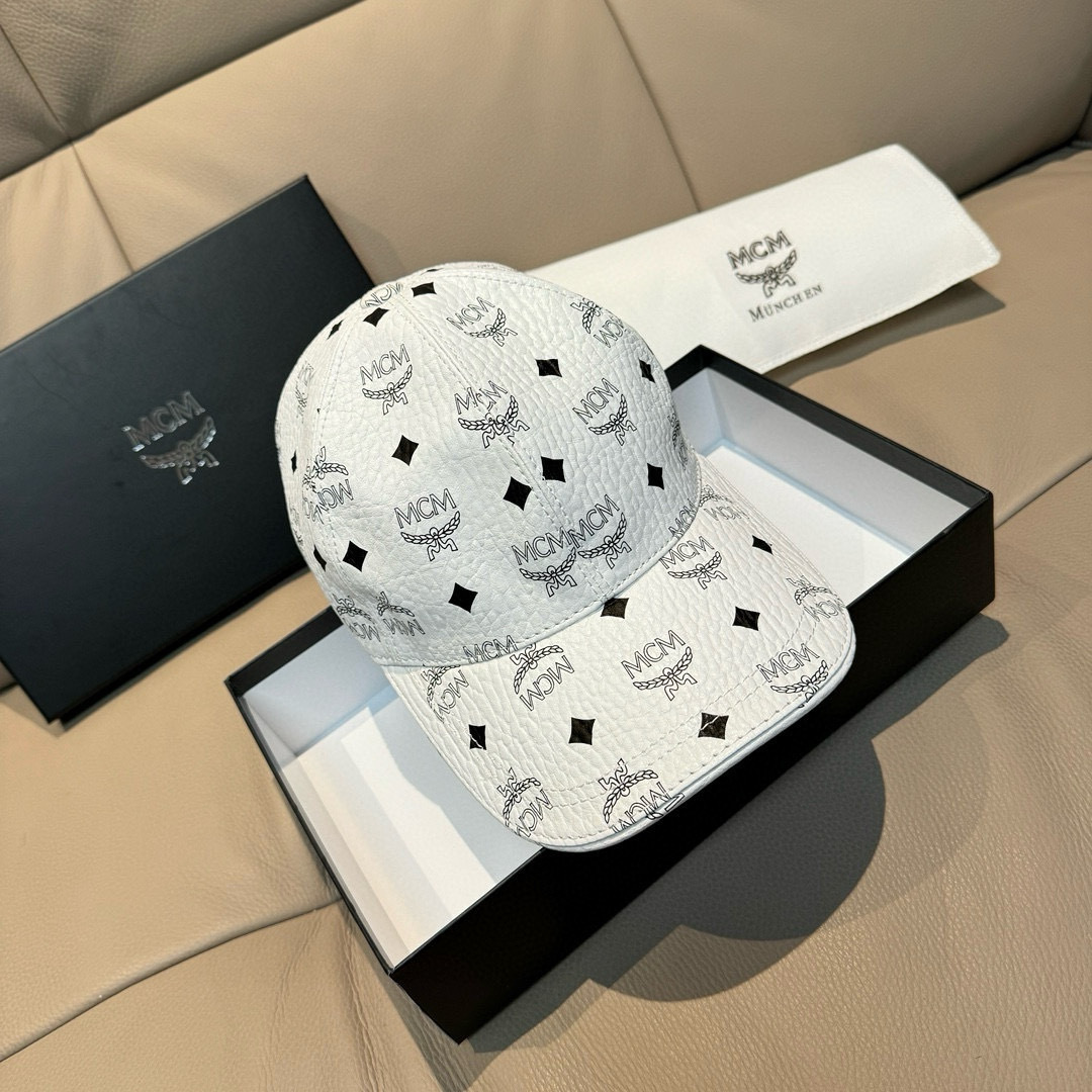 
新款出货
配包装布袋，MCM经典原单棒球帽，11开模订制，原版专柜PVC革+头层牛皮包边，长年爆版，质