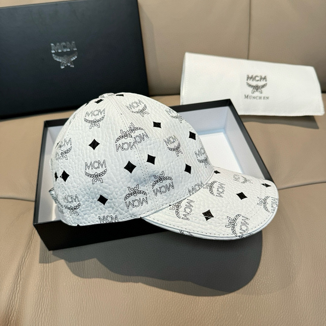 
新款出货
配包装布袋，MCM经典原单棒球帽，11开模订制，原版专柜PVC革+头层牛皮包边，长年爆版，质