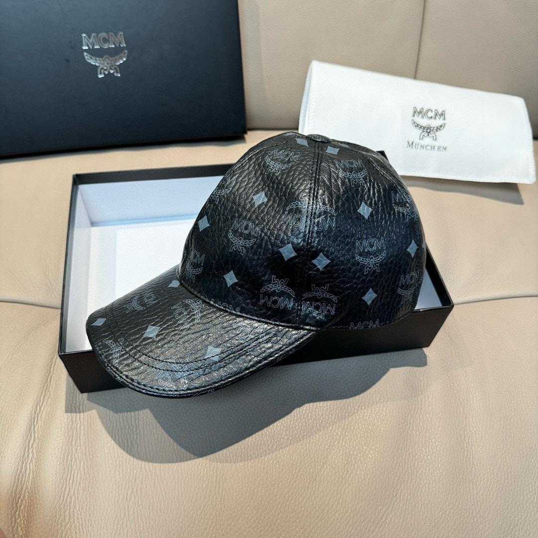 
新款出货
配包装布袋，MCM经典原单棒球帽，11开模订制，原版专柜PVC革+头层牛皮包边，长年爆版，质