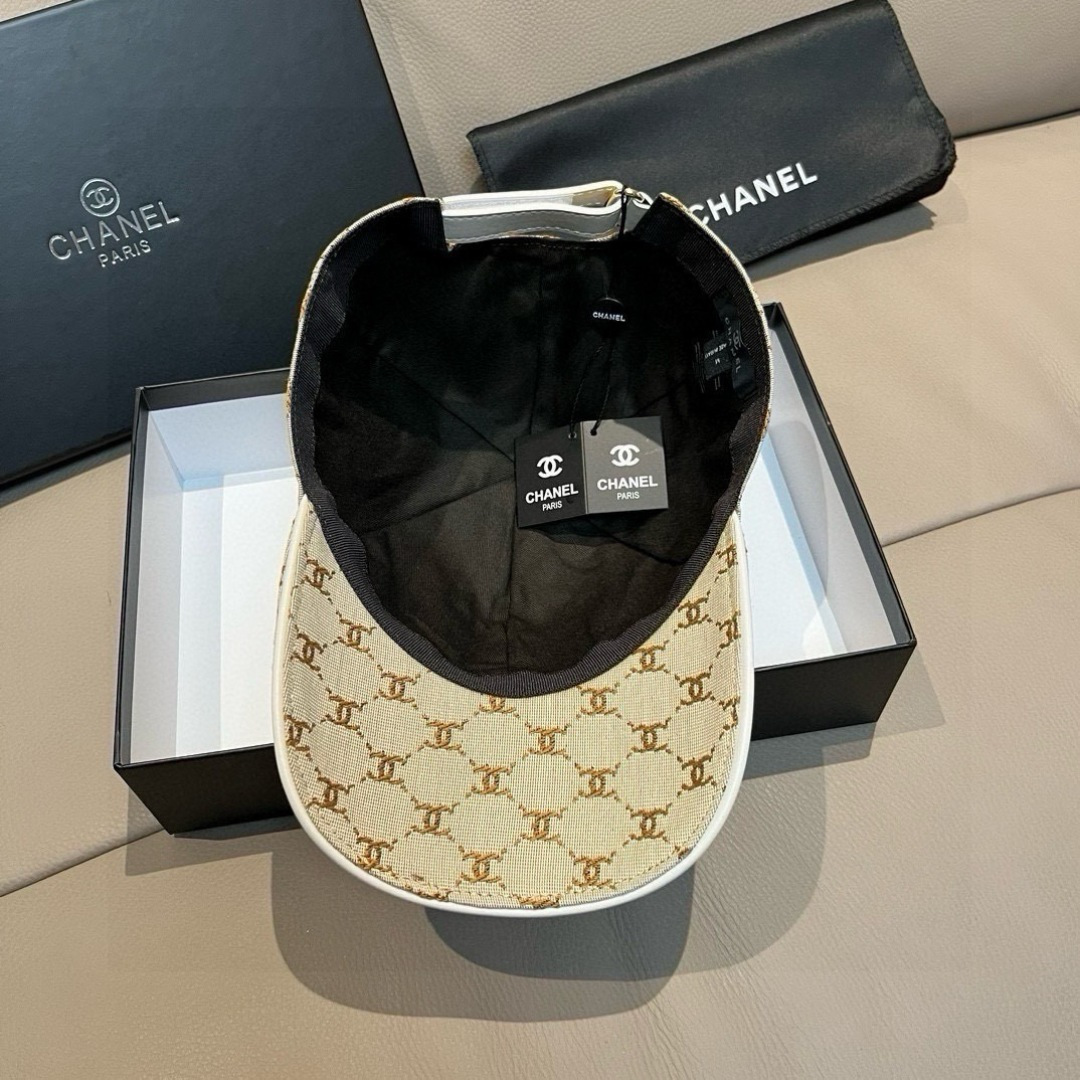 
新款出货！
配盒子布袋，Chanel(香奈儿)新款原单棒球帽， 小双C提花，专柜11开模订制，原版帆布