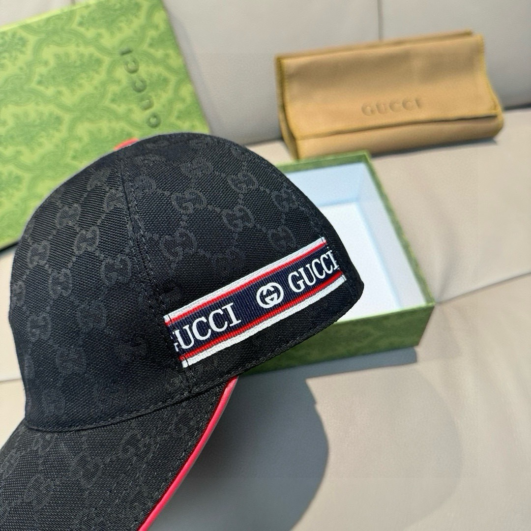 
配包装布袋，Gucci古奇新款原单棒球帽， logo织带，专柜11开模订制，原版帆布面料+头层牛皮，轻
