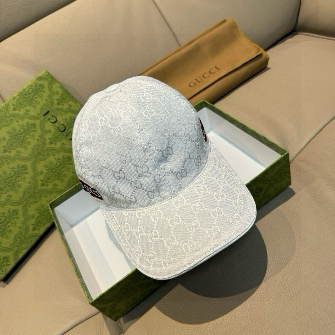 
配包装布袋，Gucci古奇新款原单棒球帽， logo织带，专柜11开模订制，原版帆布面料+头层牛皮，轻