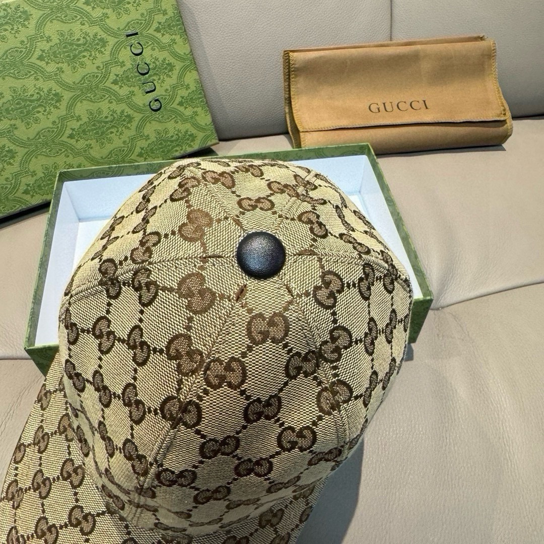 
配包装布袋，Gucci古奇新款原单棒球帽， logo织带，专柜11开模订制，原版帆布面料+头层牛皮，轻