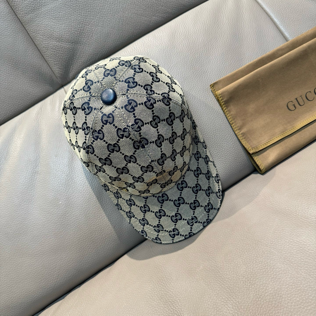 
配包装布袋，Gucci(古奇)新款原单棒球帽， 金属小双G，专柜最新款，11开模订制，正版开模五金，原