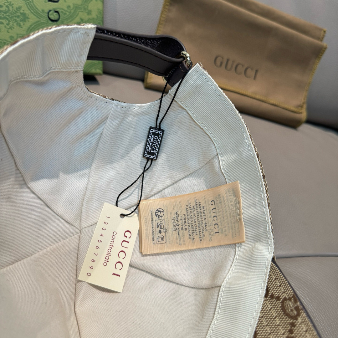 
配包装布袋，Gucci(古奇)新款原单棒球帽， 金属小双G，专柜最新款，11开模订制，正版开模五金，原