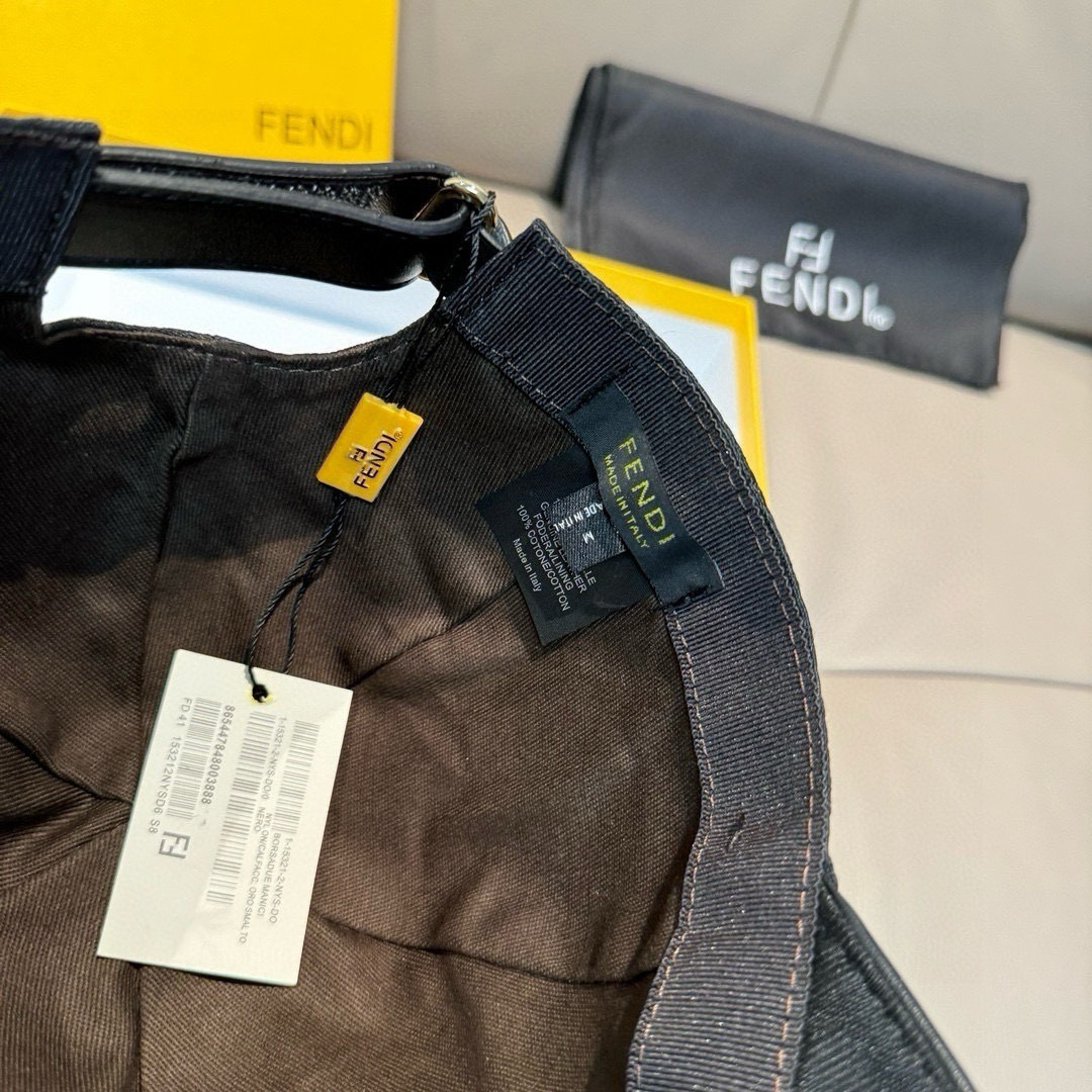 
配盒子布袋，Fendi（芬迪）新款原单棒球帽， 双F提花，专柜常年热卖款，口碑极佳，11开模订制，原版