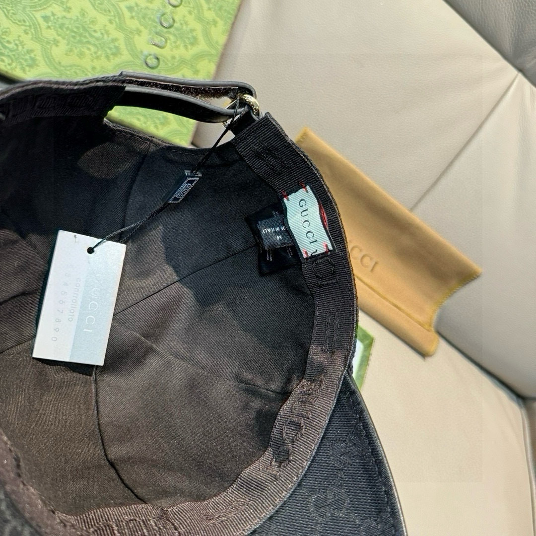 
爆款全色到货
NY&Gucci（古奇)合作款棒球帽， 专柜最新款，NY刺绣，11开模订制，原厂透气帆布