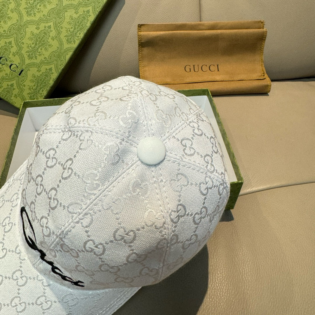 
配盒子布袋，Gucci(古奇)新款原单棒球帽， 艺术字刺绣，11开模订制，重工刺绣，细节可媲美专柜，原
