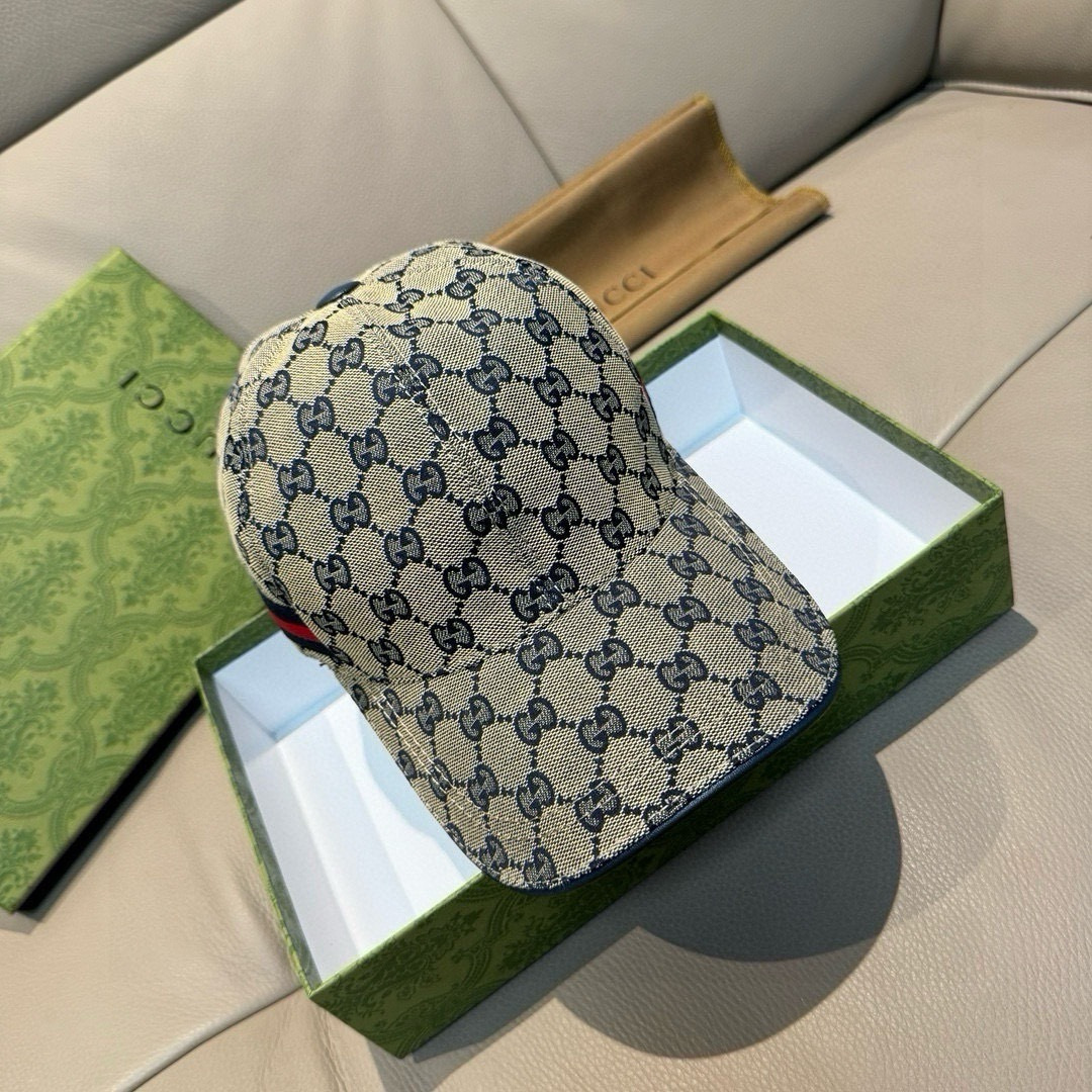 
万年经典款！杏色，黑色有s和L码
配盒子布袋，Gucci(古奇)经典原单棒球帽😍😍专柜11开模订制，最