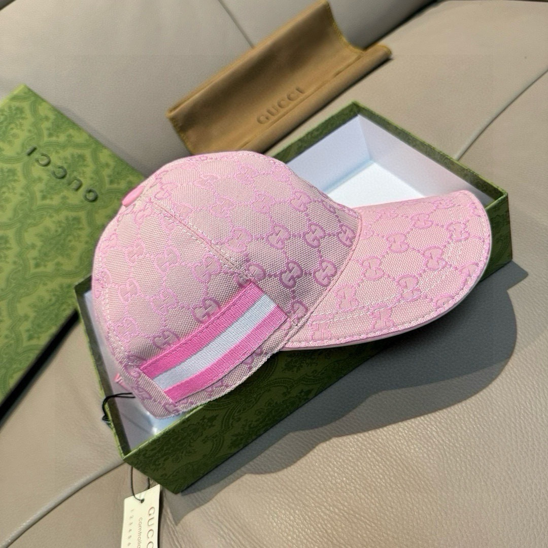 
万年经典款！杏色，黑色有s和L码
配盒子布袋，Gucci(古奇)经典原单棒球帽😍😍专柜11开模订制，最