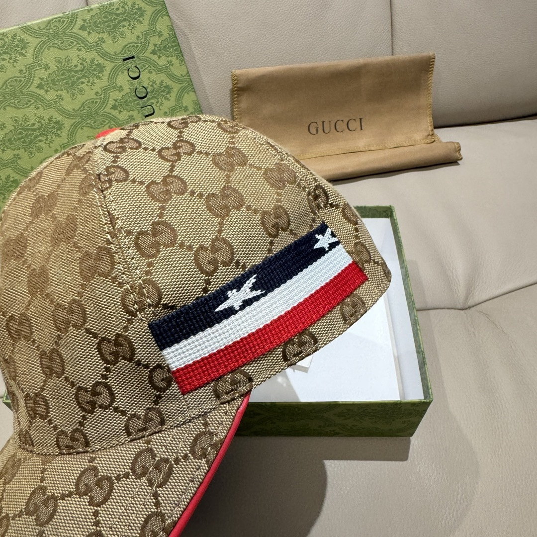 
配盒子布袋，Gucci(古奇)经典原单棒球帽， 五星织带，11开模订制，原版帆布料+头层牛皮，代购热门