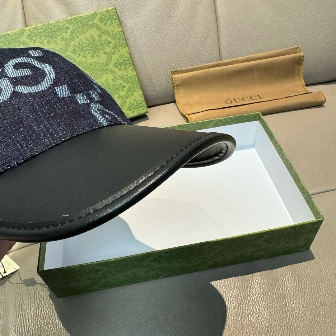 
配盒子布袋，Gucci(古奇)新款原单棒球帽， 大双G拼皮，专柜热卖款，11开模订制，原版帆布料+头层