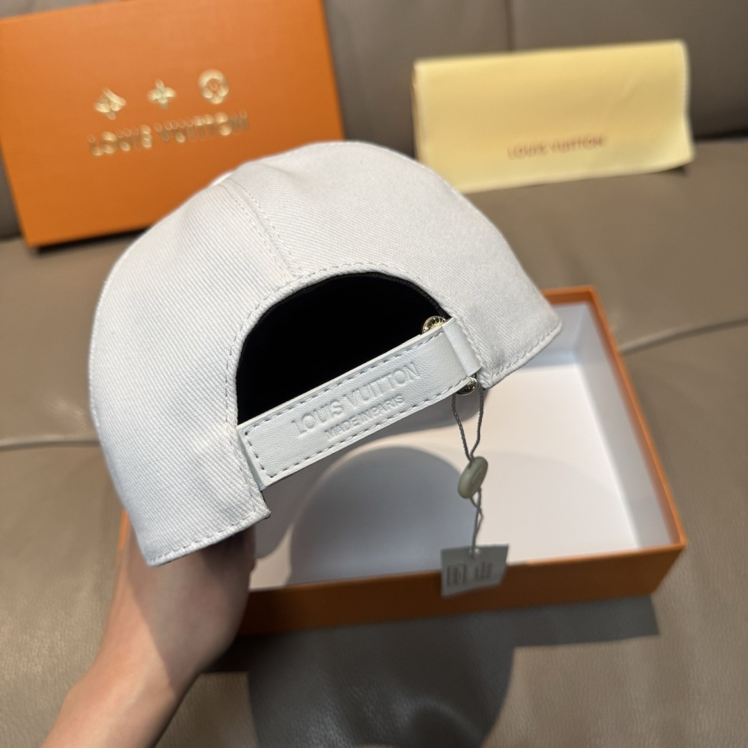 
配盒子布袋，LV(路易威登)新款原单棒球帽，LV刺绣，专柜11开模订制，原版帆布面料+头层牛皮，精细刺