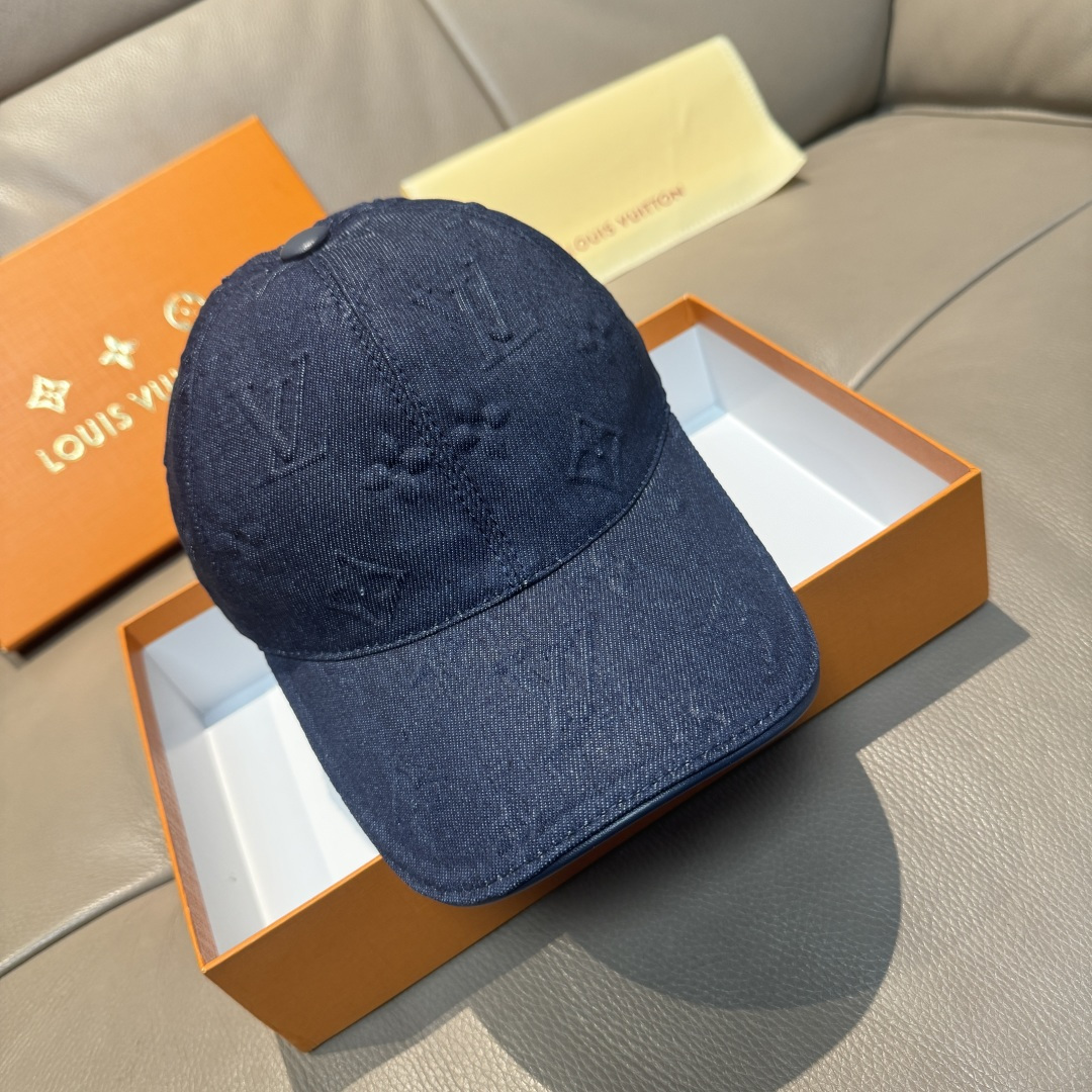 
配盒子布袋，LV(路易威登)新款原单棒球帽，大logo压花，11开模订制，原版牛仔布料，做工细致完美，